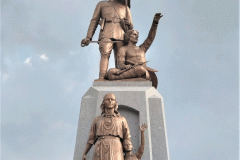 Viljandi Vabadussamba taastamine 2023 , 4 pronksfiguuri (koos I.Zubakaga), h=8,1 m<br />Restoring of Viljandi Freedom Statue 2023, 4 bronze figures (together with I.Zubaka) , h= 8,1 m