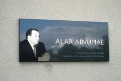 ALAR AINUMÄE MÄLESTUSTAHVEL 2015 graniit, lasergraveering roostevabal terasel 140 x 60 cm - Aravete, Eesti  <br />A memorial tablet to ALAR AINUMÄE 2015 granite, lazer engraving on stainless steel 140 x 60 cm - Aravete, Estonia