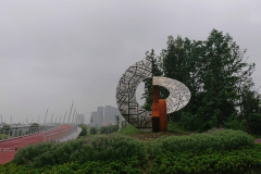 "CHENGDU-TALLINN" 2019 roostevaba teras, metall, h=6 m Chengdu, Hiina<br />"CHENGDU-TALLINN" 2019 stainless steel,metal,  h=6 m Chengdu, China