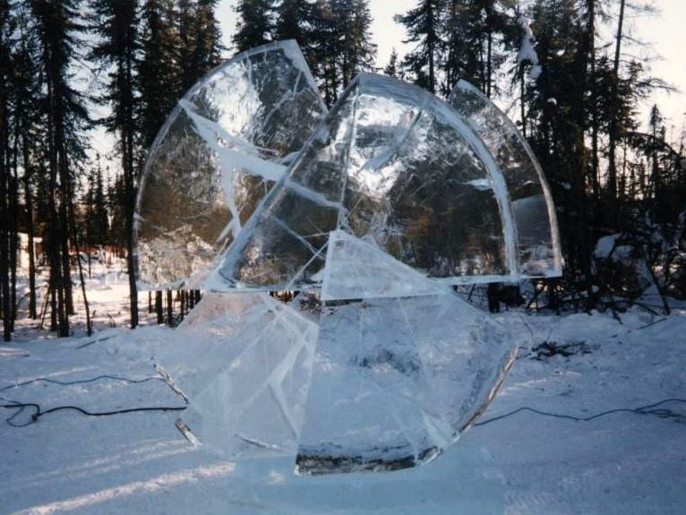 "JÄÄTUNUD AEG" 1998 h= 2,5 m Fairbanks, Alaska, USA  "FROZEN TIME" 1998 h= 2,5 m Fairbanks, Alaska, USA