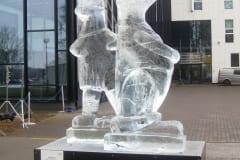 EV presidendi vastuvõtuks valminud jääskulptuur 2015 h= 2 m Jõhvi, Eesti  <br />AN ICE-CARVING MADE FOR THE RECEPTION OT THE PRESIDENT OF ESTONIAN REPUBLIC 2015 h= 2 m Jõhvi, Estonia