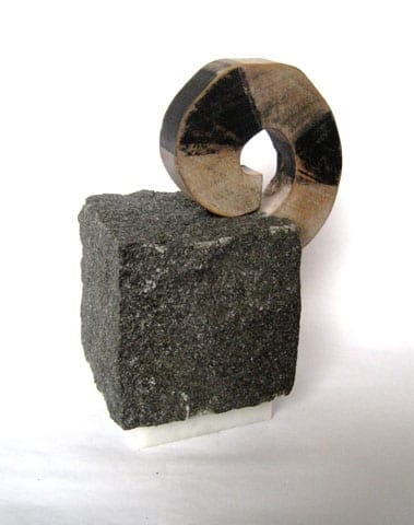 Kingitus II 2012 kivi, puu  <br />A gift II 2012 granit, wood