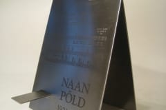 NAAN PÕLLU nim. auhind Estonia Seltsile 2008 lasergraveering roostevabal terasel  <br />N.Põld award for Estonia Selts 2008 lazerengraving on stainless steel