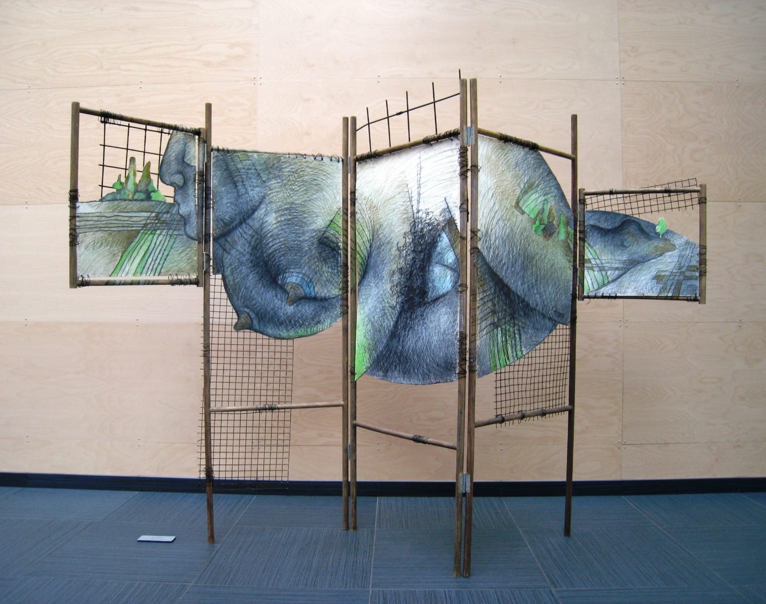 Sirm "MAAEMA" 2002 puu, paber, metall Screen<br /> "MOTHER of the EARTH" 2002 wood, paper, metal