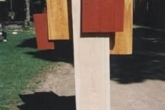 "SININE JA KOLLANE" 1997 puu - puuskulptuuri sümpoosion Aubazine, Prantsusmaa <br /> "BLUE AND YELLOW" 1997 wood - wood carving symposium in Aubazine, France