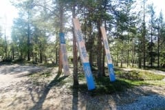 "KOOREALUSED" 2015 puu h= 2,5 m - maakunsti sümpoosion "Arctic Week" Kakslauttanen, Lapimaa, Soome<br /> "UNDER THE BARK" 2015 wood h= 2,5 m - symposium Arctic Week,  Kakslauttanen, Lapland, Finland